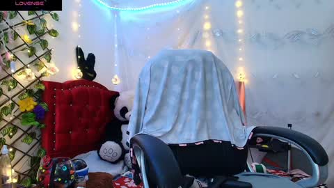 Snapshot of elektra_32 chatting on 01-26-25, 09:40 elektra online show from 01-26-25, 09:40