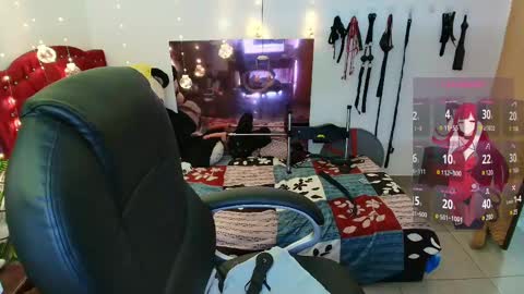 Snapshot of elektra_32 chatting on 02-13-25, 07:45 elektra online show from 02-13-25, 07:45