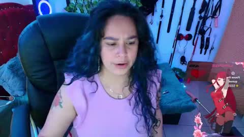 Snapshot of elektra_32 chatting on 10-14-25, 05:19 elektra online show from 10-14-25, 05:19