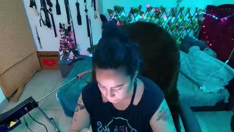 Snapshot of elektra_32 chatting on 12-18-25, 07:09 elektra online show from 12-18-25, 07:09