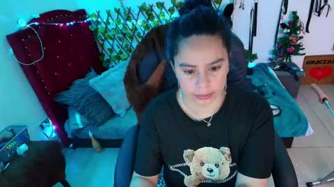 Snapshot of elektra_32 chatting on 01-13-26, 11:48 elektra online show from 01-13-26, 11:48