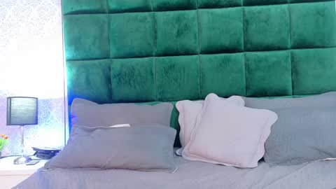 Snapshot of elektradoll1 chatting on 05-06-26, 11:48 elektradoll1 online show from 05-06-26, 11:48