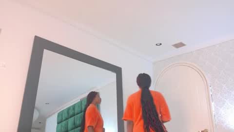 Snapshot of elektradoll1 chatting on 05-13-26, 11:40 elektradoll1 online show from 05-13-26, 11:40