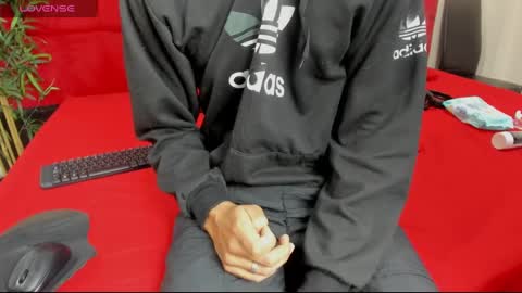 Elena  Derek online show from 01-06-25, 06:31