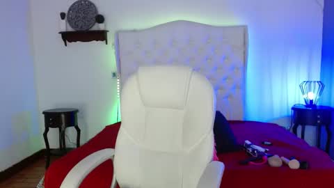 Elena online show from 12-19-24, 12:34