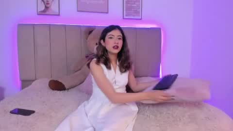 Snapshot of elena_dolce chatting on 04-29-26, 03:54 Elena online show from 04-29-26, 03:54