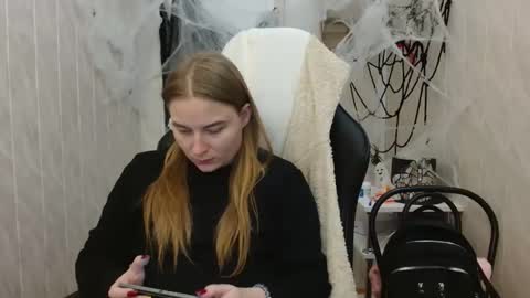 Elena online show from 10-28-25, 11:36