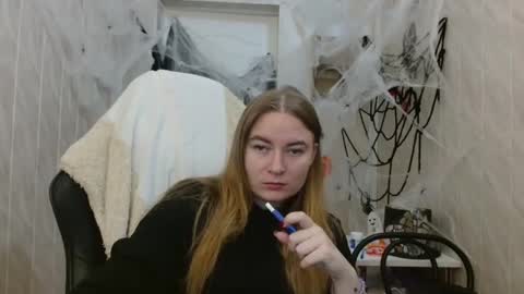 Elena online show from 10-31-25, 09:10