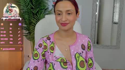 Snapshot of elena_ruiz chatting on 12-17-24, 09:17 Elena online show from 12-17-24, 09:17