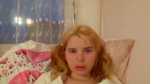 Snapshot of elenaflirt chatting on 01-12-26, 03:28 Elena online show from 01-12-26, 03:28