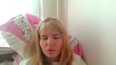 Snapshot of elenaflirt chatting on 02-02-26, 11:42 Elena online show from 02-02-26, 11:42