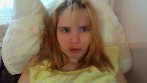 Snapshot of elenaflirt chatting on 02-14-26, 03:42 Elena online show from 02-14-26, 03:42