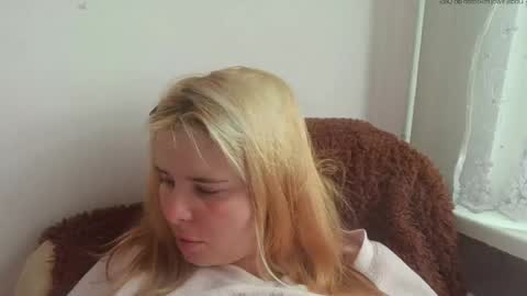 Snapshot of elenaflirt chatting on 05-18-26, 03:07 Elena online show from 05-18-26, 03:07