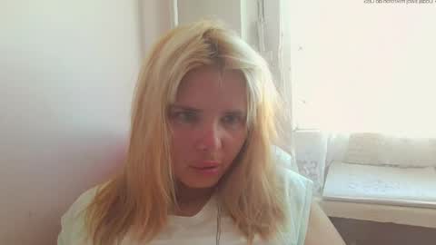 Snapshot of elenaflirt chatting on 05-23-26, 01:37 Elena online show from 05-23-26, 01:37