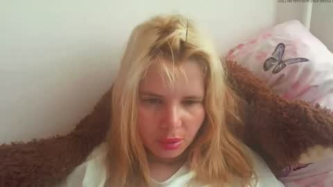 Snapshot of elenaflirt chatting on 05-26-26, 02:35 Elena online show from 05-26-26, 02:35