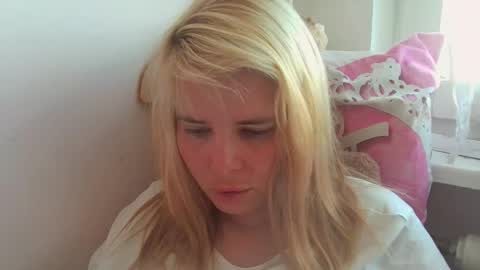 Snapshot of elenaflirt chatting on 06-08-26, 03:34 Elena online show from 06-08-26, 03:34