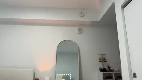 Elena online show from 04-17-26, 07:17