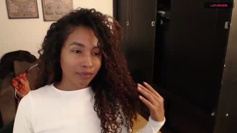 Snapshot of elenna_2 chatting on 08-04-26, 03:21 Elenna online show from 08-04-26, 03:21