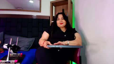 elenna_boobs_ online show from 05-13-26, 04:10