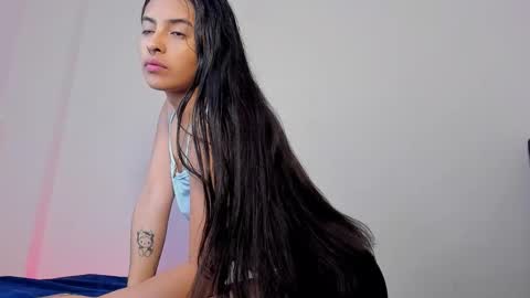 Snapshot of elenna_salvatoree chatting on 02-27-26, 01:11 Elena online show from 02-27-26, 01:11