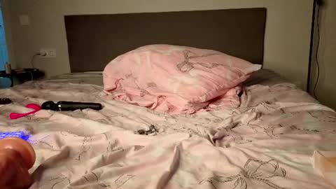 Elfie online show from 07-22-26, 01:08
