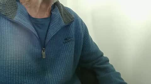 Snapshot of elfyonee chatting on 10-15-25, 12:05 elfyonee online show from 10-15-25, 12:05