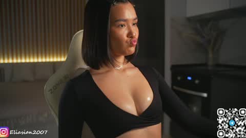 Snapshot of eli_asian chatting on 04-28-26, 03:39 Eli online show from 04-28-26, 03:39