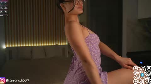 Snapshot of eli_asian chatting on 05-08-26, 02:22 Eli online show from 05-08-26, 02:22