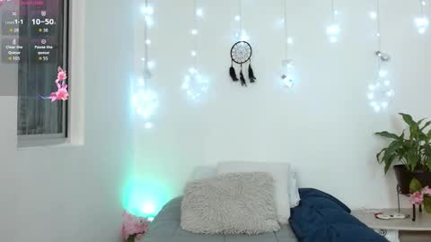 Snapshot of eli_gom_ chatting on 10-04-25, 04:54 Eliza online show from 10-04-25, 04:54