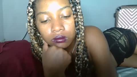 Snapshot of elia011 chatting on 01-17-25, 11:29 elia011 online show from 01-17-25, 11:29