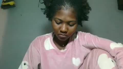 Snapshot of elia011 chatting on 10-28-25, 05:11 elia011 online show from 10-28-25, 05:11