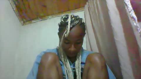 Snapshot of elia011 chatting on 05-28-26, 07:38 elia011 online show from 05-28-26, 07:38