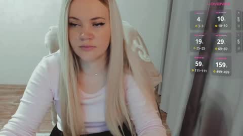 Snapshot of elia_ chatting on 06-17-26, 05:21 Ella online show from 06-17-26, 05:21