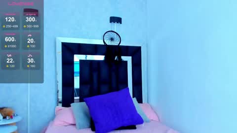 Snapshot of elian___ chatting on 05-16-26, 12:26 Elian online show from 05-16-26, 12:26