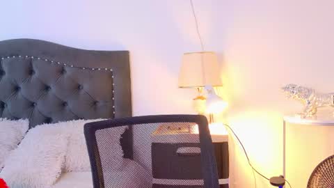 Elian online show from 07-18-26, 11:30