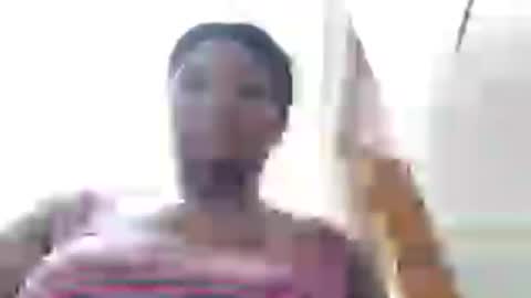 Snapshot of elianis598477 chatting on 06-12-26, 04:50 elianis598477 online show from 06-12-26, 04:50