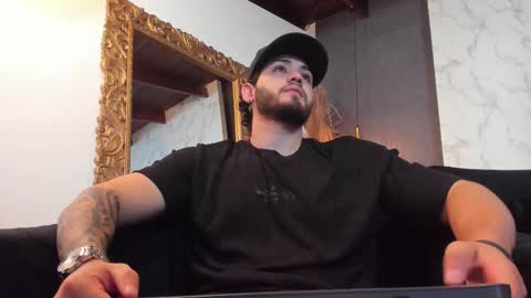 Snapshot of eliankeiser chatting on 11-15-25, 12:23 Elian online show from 11-15-25, 12:23