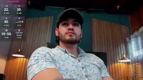 Snapshot of eliankeiser chatting on 12-13-25, 07:40 Elian online show from 12-13-25, 07:40