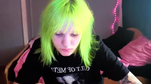 elieiza_xo online show from 04-24-26, 09:23