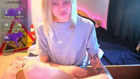 Snapshot of elieiza_xo chatting on 05-17-26, 09:17 elieiza_xo online show from 05-17-26, 09:17