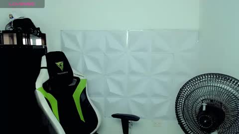 Snapshot of elii_797 chatting on 12-05-24, 03:50 bby-santy online show from 12-05-24, 03:50