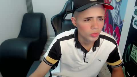 Snapshot of elii_797 chatting on 01-21-25, 02:05 bby-santy online show from 01-21-25, 02:05