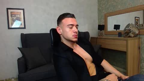 Snapshot of elijahthorne chatting on 11-19-25, 05:29 ElijahThorne online show from 11-19-25, 05:29