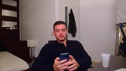 Snapshot of elijahthorne chatting on 11-24-25, 05:29 ElijahThorne online show from 11-24-25, 05:29