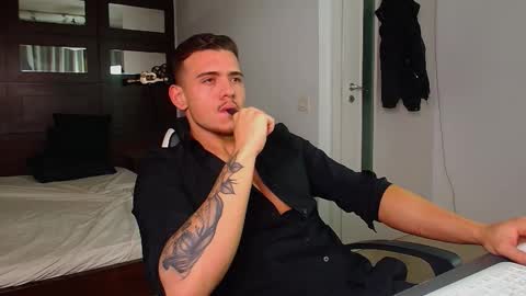 Snapshot of elijahthorne chatting on 01-06-26, 06:06 ElijahThorne online show from 01-06-26, 06:06