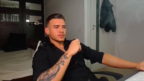 Snapshot of elijahthorne chatting on 01-08-26, 06:26 ElijahThorne online show from 01-08-26, 06:26