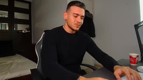 Snapshot of elijahthorne chatting on 01-10-26, 08:38 ElijahThorne online show from 01-10-26, 08:38