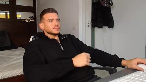 Snapshot of elijahthorne chatting on 01-15-26, 06:29 ElijahThorne online show from 01-15-26, 06:29