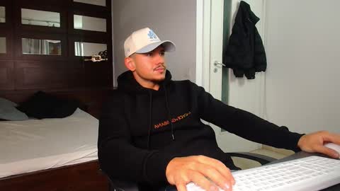 Snapshot of elijahthorne chatting on 02-09-26, 05:44 ElijahThorne online show from 02-09-26, 05:44