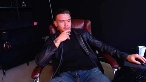 Snapshot of elijahthorne chatting on 02-10-26, 12:20 ElijahThorne online show from 02-10-26, 12:20